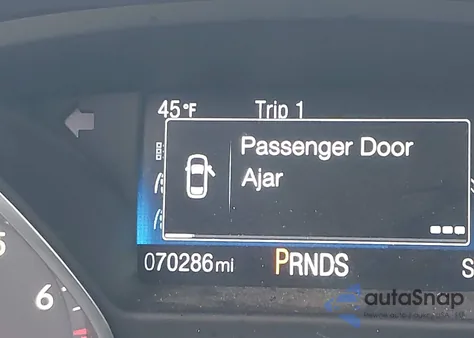 2018 Ford Focus Se z USA, uszkodzony, nr VIN 1FADP3FE5JL211816